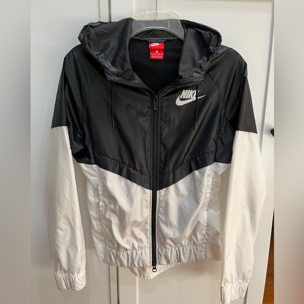 Like new Nike wind jacket size XS